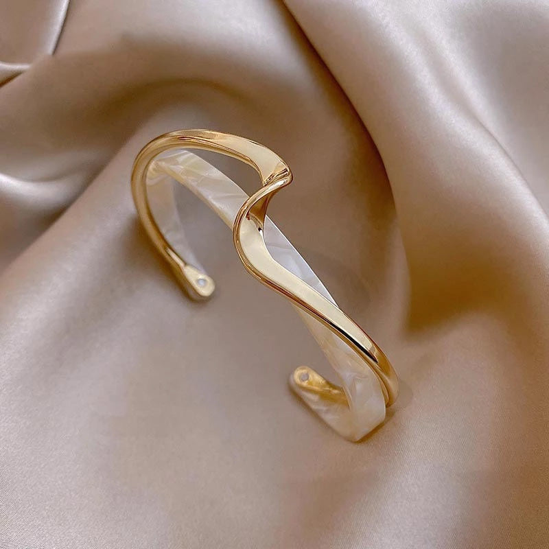 Witte Opaal Elegante Gouden Armband