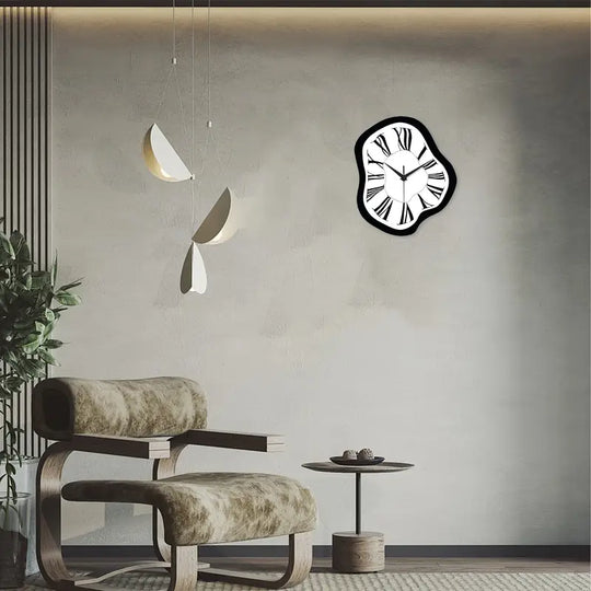 Reloj de Pared Abstracto Moderno | Decoración Silenciosa en Blanco y Negro para Salón y Oficina