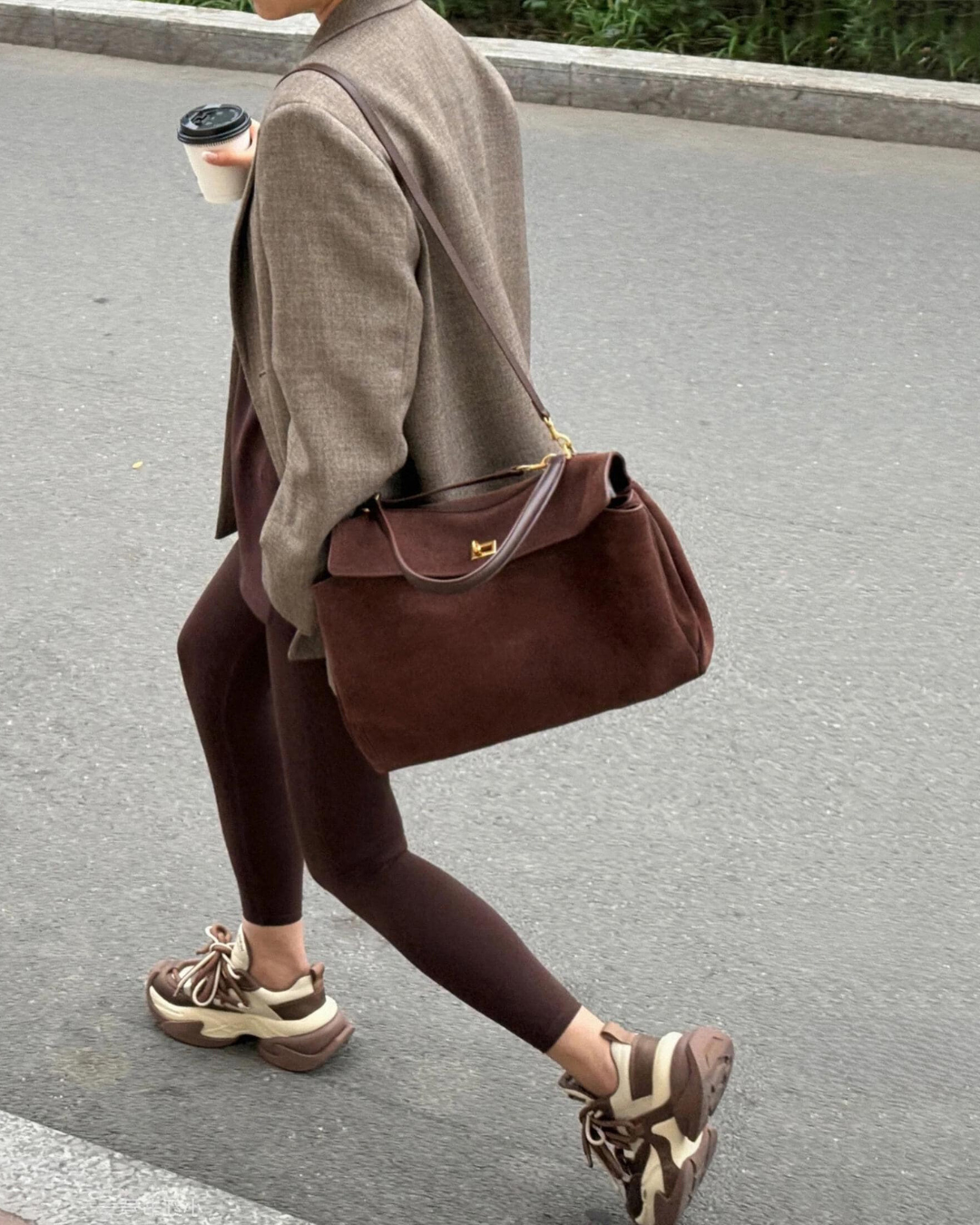 Suède Handtas Dames – Flapmodel met Gouden Details