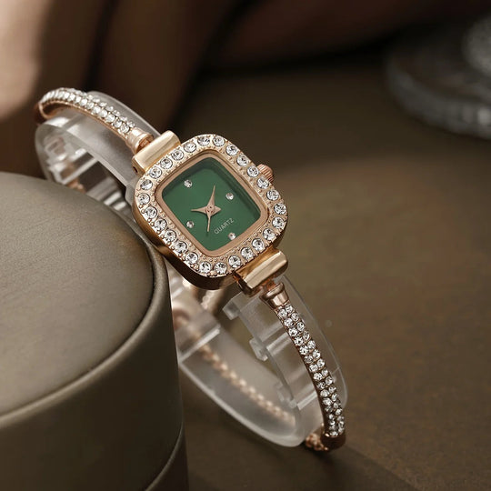 Elegant Dameur Firkantet – Krystalkæde og Guld Bezel