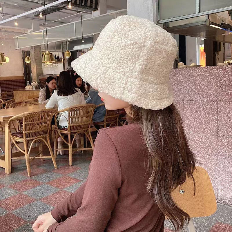 Getextureerd Namaakbont Buckethoed | Minimalistische Wintermuts