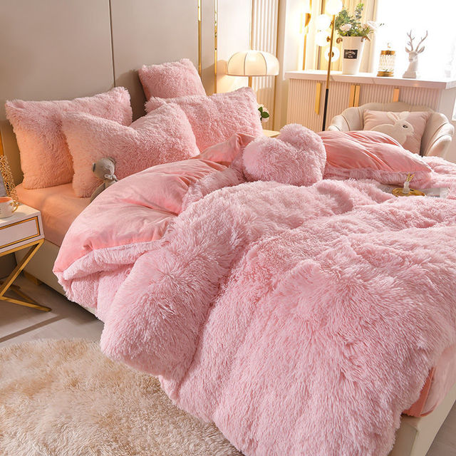 Pluchen dromen - 4 sets fleece beddengoed + hartkussen