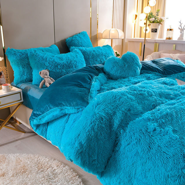 Pluchen dromen - 4 sets fleece beddengoed + hartkussen