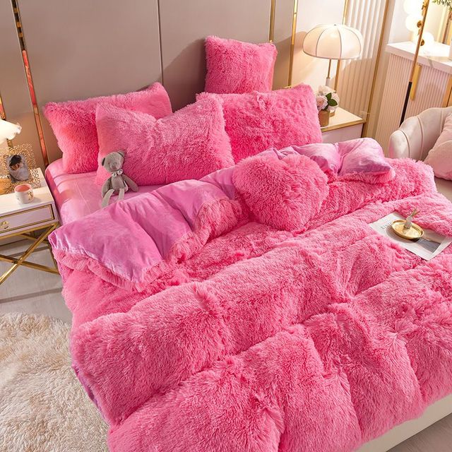 Pluchen dromen - 4 sets fleece beddengoed + hartkussen