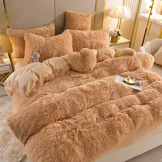 Pluchen dromen - 4 sets fleece beddengoed + hartkussen