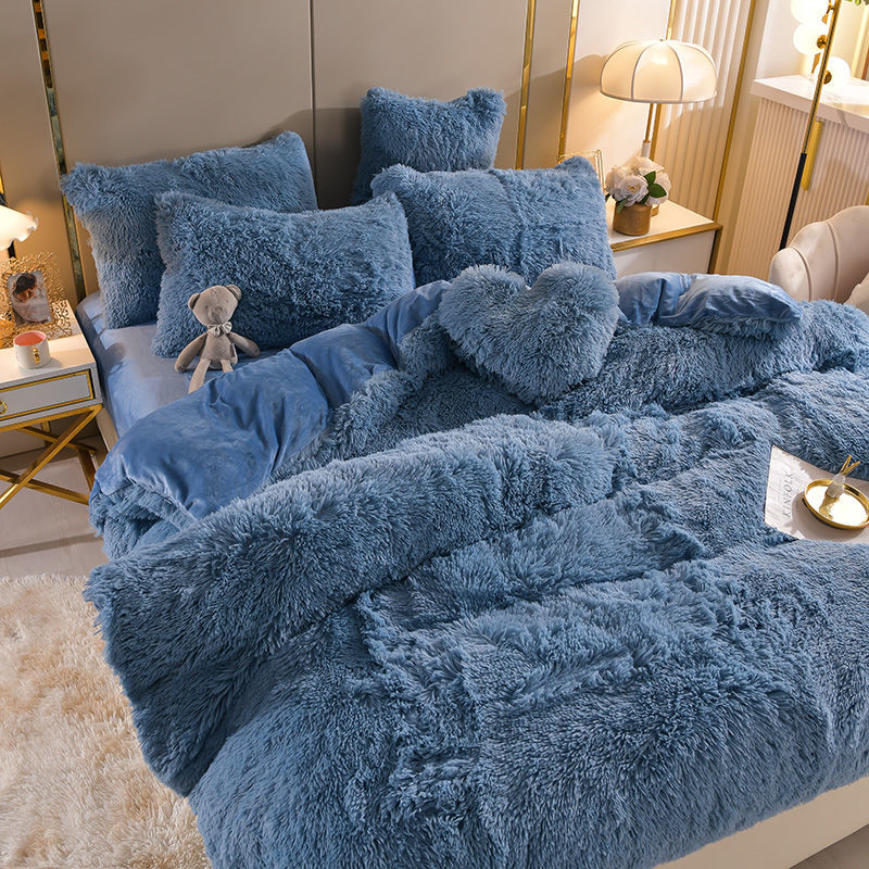 Pluchen dromen - 4 sets fleece beddengoed + hartkussen