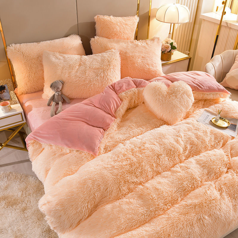 Pluchen dromen - 4 sets fleece beddengoed + hartkussen