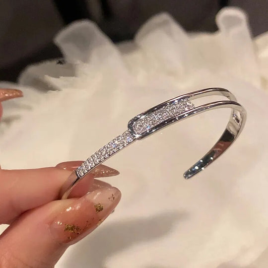 Åben Armbånd af 925 Sterling Sølv med Zirkonia – Tidløs Glans, Uden Besvær