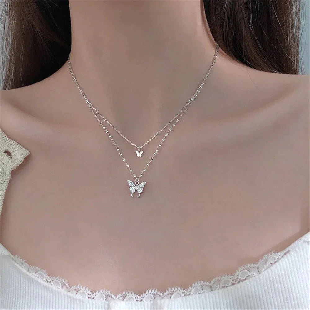 Verfijnde Zilveren Ketting Set met Glanzende Vlinder
