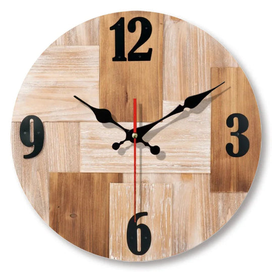 Wanduhr in Holzoptik