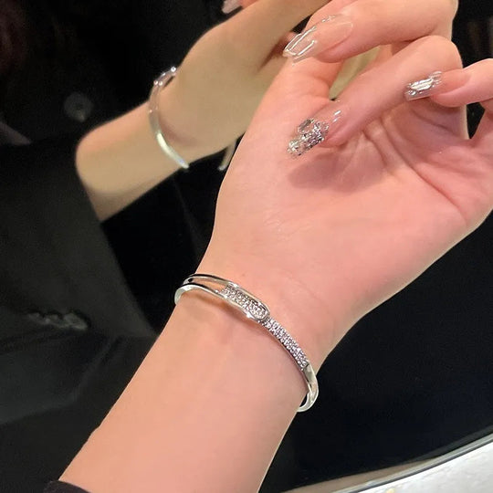 Åben Armbånd af 925 Sterling Sølv med Zirkonia – Tidløs Glans, Uden Besvær