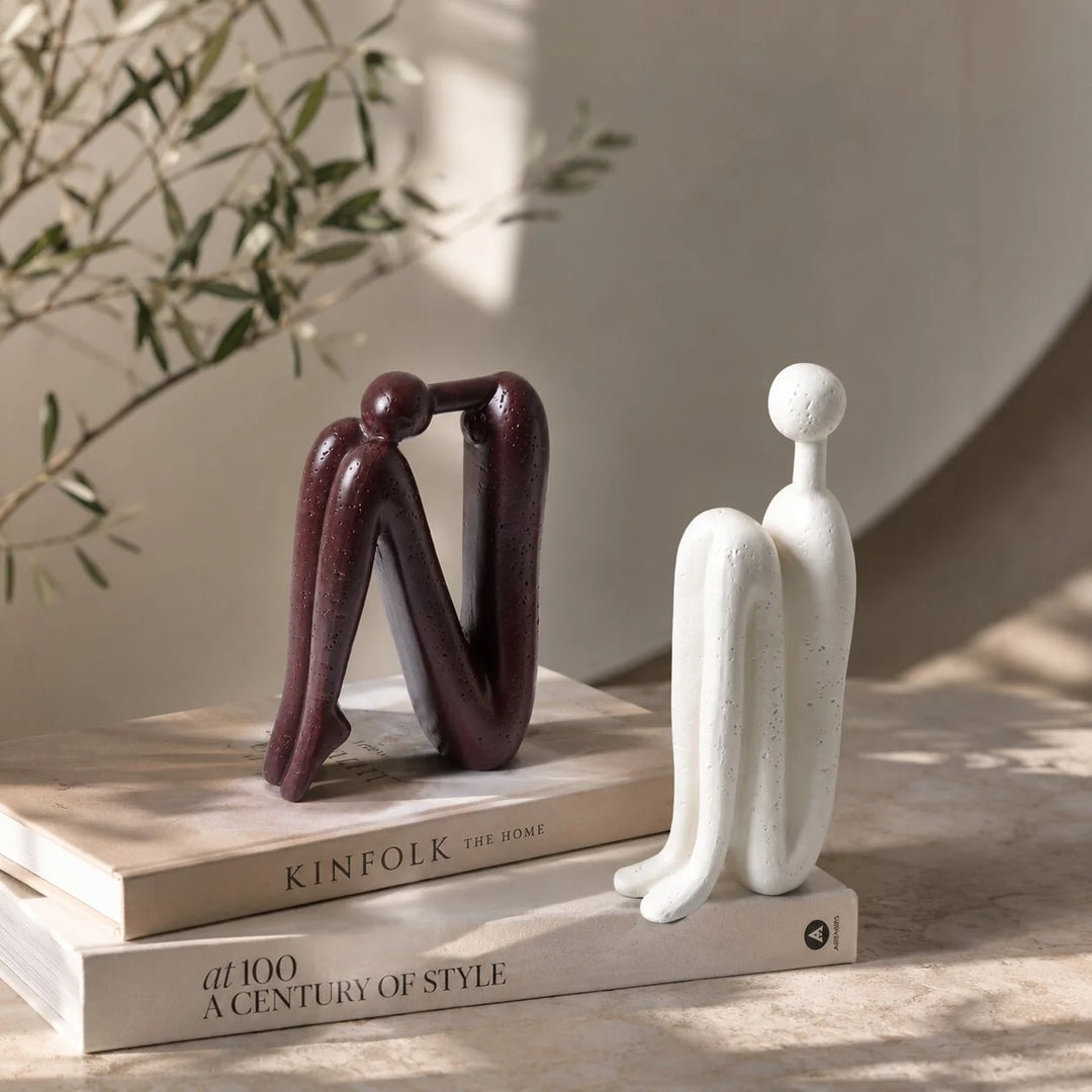 Boekensteunen – Sculpturaal Porselein voor de Boekenkast