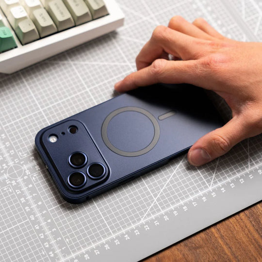 iPhone Hoesje met Metalen Frame - MagSafe Compatible Case