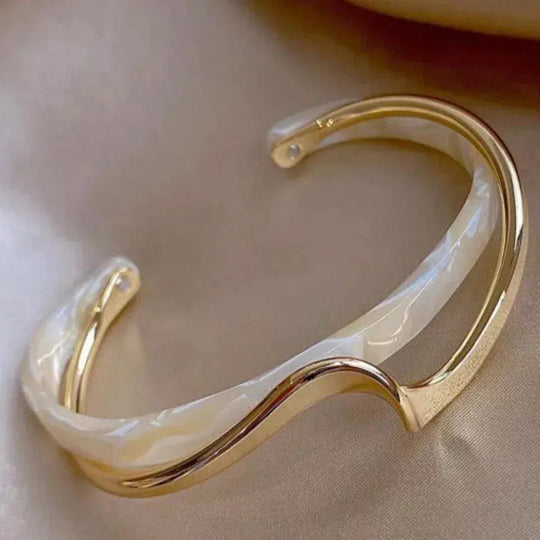 Witte Opaal Elegante Gouden Armband